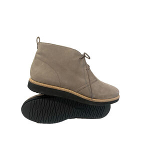 Clarks Artisan Desert Chukka Boots Booties Women 9.5 new
